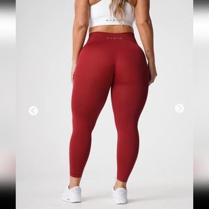 NVGTN Solid Seamless Leggings - Carmine